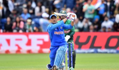 Former Pakistan wicketkeeper Rashid Latif gave shocking statement about MS Dhoni