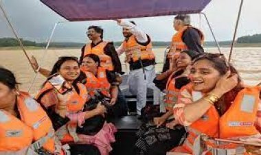Jharkhand political crisis: CM Hemant Soren seen enjoying boating with MLAs in Latratu Dam