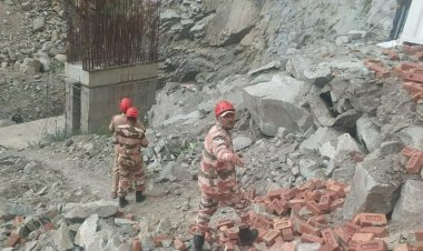 Under construction building collapses in J&K's Janipur area, people feared trapped under debris