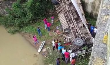 Bus going from Giridih to Ranchi fell into river in Hazaribagh, 7 killed, 45 injured