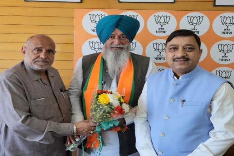Big blow to Aam Aadmi Party before Himachal Pradesh election, co-incharge Kulwant Singh Baath joins BJP
