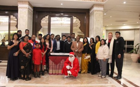 Christmas Carol Singing at Hotel Clarks Amer
