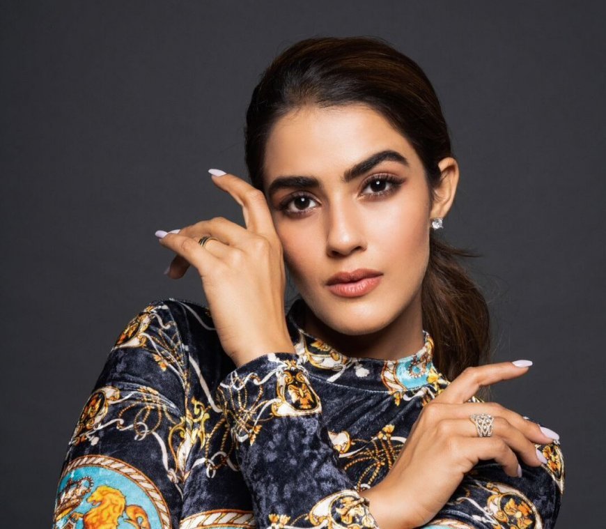 Kavya Thapar says got to learn a lot from Randeep Hooda .. On set of ‘CAT’ Webseries