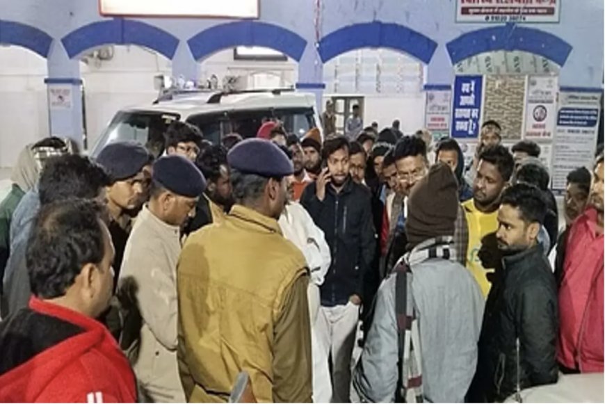 Bihar: Ward councilor shot dead in Siwan, mob set on fire