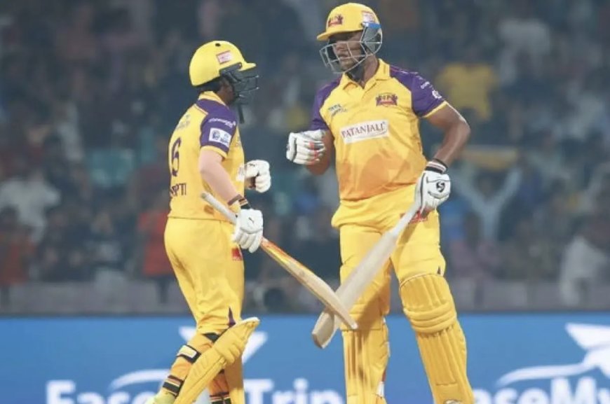 Player took Dhoni's bat in WPL and stormy half-century innings won the team