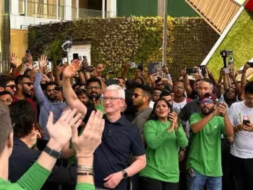 Apple Store now opens in Delhi with applause, see special pictures