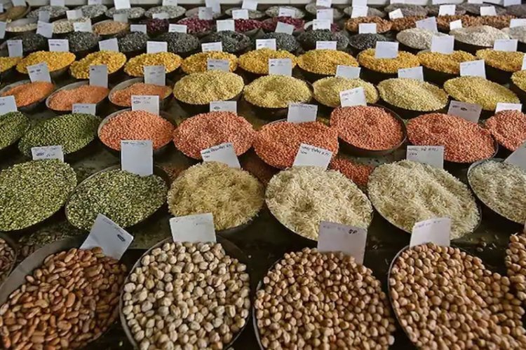 Government's efforts failed, the prices of flour and pulses are showing the sharp attitude of inflation