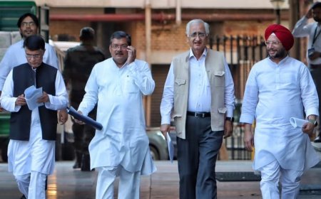 कांग्रेस ने पीएम मोदी के घोषणा पत्र पर की गई टिप्पणी के खिलाफ चुनाव आयोग से शिकायत की