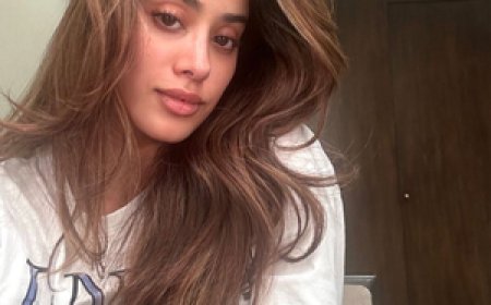 नो-मेकअप लुक के साथ जान्हवी कपूर ने फ्लॉन्ट किए अपने बाल