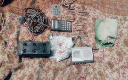 जम्मू-कश्मीर के रियासी में हथियार और गोला-बारूद का जखीरा बरामद