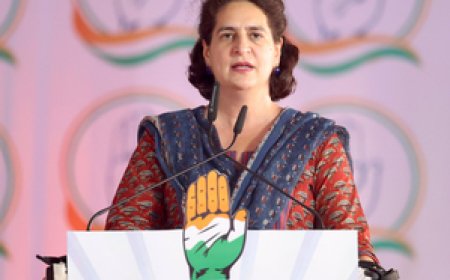 प्रियंका गांधी का दावा, संविधान में 'छेड़छाड़' की बात पीएम की सहमति से कर रहे भाजपा नेता