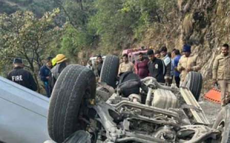 मसूरी-देहरादून मार्ग पर चूनाखाल के पास कार खाई में गिरी, 6 की मौत