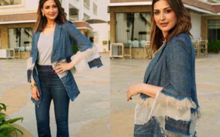 सोनाली बेंद्रे फ्लेयर्ड डेनिम जींस और जैकेट लुक में खूबसूरत नजर आईं