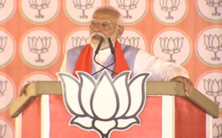 पीएम पद को लेकर ये सब मुंगेरी लाल को भी पीछे छोड़ रहे हैं : प्रधानमंत्री मोदी