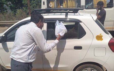 श्री केदारनाथ यात्रा मार्ग में जाम में फंसे यात्रियों की जिला प्रशासन कर रहा मदद