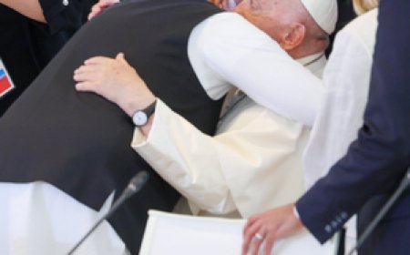 पीएम मोदी ने की पोप फ्रांसिस से मुलाकात, भारत आने का दिया न्योता