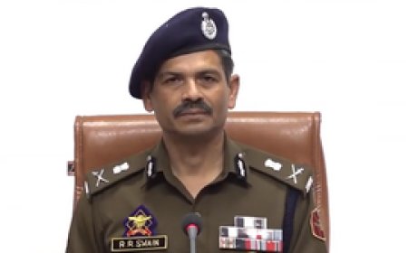 जम्मू-कश्मीर के डीजीपी ने शौर्य चक्र से सम्मानित पुलिसकर्मियों की सराहना की