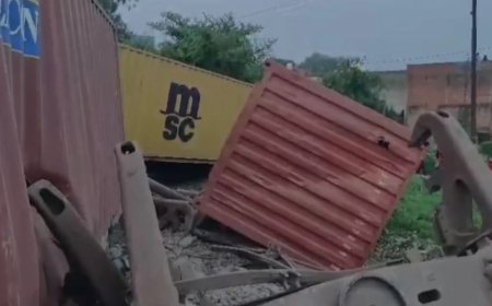 अमरोहा में मालगाड़ी के 6 डिब्बे पटरी से उतरे, जिलाधिकारी ने बताया- कोई जनहानि नहीं