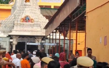 सावन का पहला सोमवार, मंदिरों में लगी है भक्तों की कतार, सुरक्षा के व्यापक इंतजाम