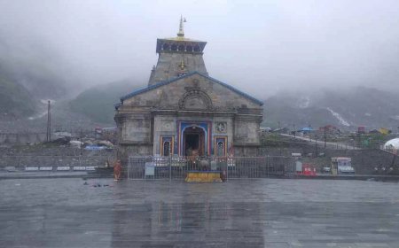 केदारनाथ धाम पैदल मार्ग पर भीम बली के पास बादल फटा; 30 मीटर रास्ता बहा, 150-200 यात्री फंसे