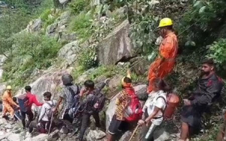 केदारनाथ में बारिश के कारण मार्ग क्षतिग्रस्त हुए, रेस्क्यू ऑपरेशन जारी