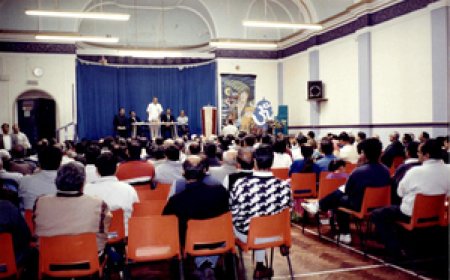 पीएम मोदी की 1993 की तस्वीर ‘भारतीयता’ पर देती है जोर, जो विदेश में राहुल गांधी के कार्यों से है अलग