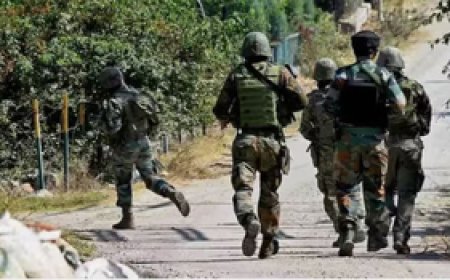 जम्मू-कश्मीर : पुंछ में सुरक्षाबलों और आतंकियों के बीच मुठभेड़, पूरी रात गोलीबारी जारी रही