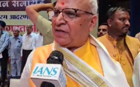 श्रीपाद दामोदर सातवलेकर रचित वेदों का हिंदी भाषा में विमोचन