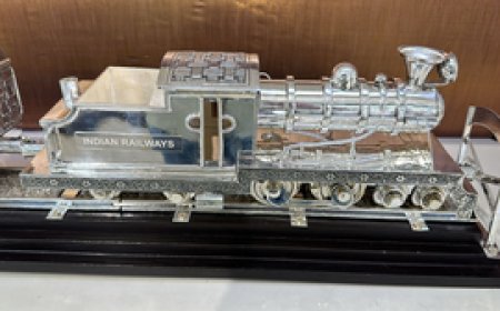 पीएम मोदी ने राष्ट्रपति जो बाइडेन को उपहार में दी 'चांदी की ट्रेन'