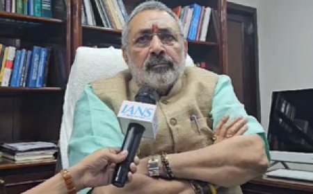 सपा का माफियाओं से रिश्ता, किसी अपराधी पर एक्शन से होता है दर्द : गिरिराज सिंह