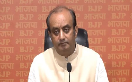 सुधांशु त्रिवेदी का विपक्ष पर प्रहार: कर्नाटक और बंगाल की सरकारों पर भ्रष्टाचार के गंभीर आरोप