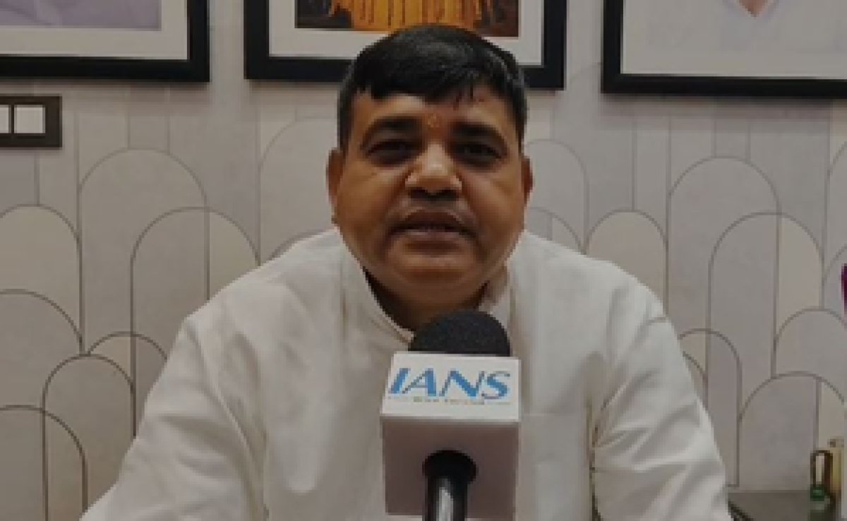 आतिशी ने प्रेरणा के लिए बगल में लगाई कुर्सी, केजरीवाल को अनुकरणीय मानना गलत नहीं : शक्ति यादव