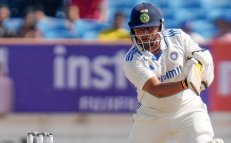 ईरानी ट्रॉफ़ी: सरफ़राज़ ने जड़ा नाबाद दोहरा शतक , मुंबई ने बनाए 536 रन