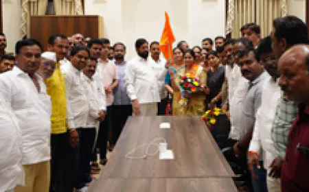 महाराष्ट्र चुनाव : शिवसेना की दूसरी सूची में मिलिंद देवड़ा, संजय निरुपम समेत 20 उम्मीदवारों के नाम