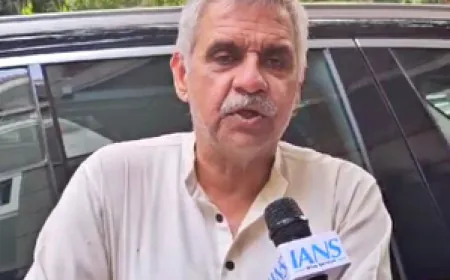 मुंबई भगदड़ रेलवे के पतन की याद दिलाती है : संदीप दीक्षित