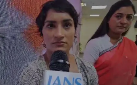 हम रोशनी जायसवाल के साथ और पूरे समाज को भी उनका साथ देना चाहिए : विनेश फोगाट