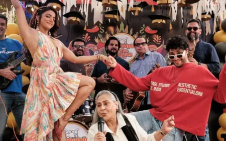 'दिल का दरवाजा खोल ना डार्लिंग' का फर्स्ट लुक जारी, गाती नजर आईं ‘सिंगर’ जया बच्चन