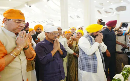 Arvind Kejriwal और Bhagwant Mann ने श्री गुरु तेग़ बहादर जी के 350 th  शहादत दिवस पर हुए Kirtan Darbar में किया नमन