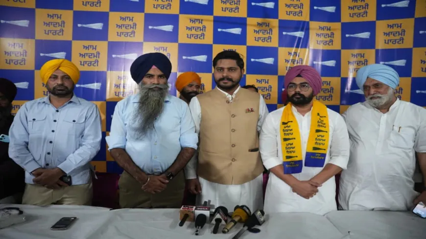 नेता Yadavinder Singh की Aam Aadmi Party में हुई वापसी,  कार्यकारी President Sharry Kalsi ने 'AAP' परिवार में किया स्वागत