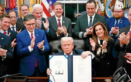 America का सबसे लंबा 'Shutdown' समाप्त: 1.4 Million Employees को 43 दिन बाद मिलेगा वेतन! लेकिन Situation अभी भी पूरी तरह Normal नहीं