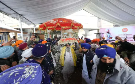 Shri Guru Tegh Bahadur Ji के 350वें शहीदी दिवस को समर्पित विशाल Nagar Kirtan Srinagar से रवाना, बड़ी संख्या में संगत की मौजूदगी