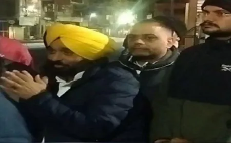बिना VIP Security के Bus Stand पहुंचे CM Bhagwant Mann — लोगों के बीच खड़े होकर सुनीं उनकी परेशानियां