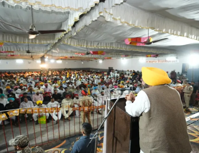 CM Bhagwant Mann ने Panjwad, Thatthi Sohal और Jhabal Kalan में किया जोरदार चुनाव प्रचार, Akali और Congress पर साधा तीखा निशाना