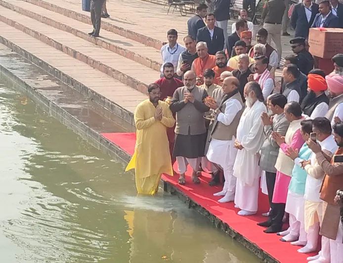 Kurukshetra में International Gita Mahotsav का आगाज़: : Defence Minister Rajnath Singh पहुँचे, आज का दिन रहा बेहद खास, कल आएंगे PM Narendra Modi