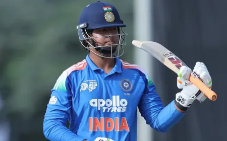वैभव सूर्यवंशी का जलवा जारी, दुबई में 14 छक्के लगाकर बॉलर्स की बखि‍या उधेड़ दी
