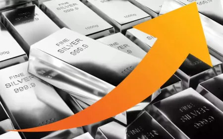 पहली बार चांदी 2 लाख पार, एक साल में भाव दोगुने, सोना भी रिकॉर्ड स्तर पर
