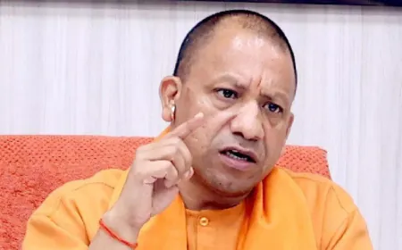 बढ़ती ठंड और कोहरे को लेकर मुख्यमंत्री Yogi Adityanath गंभीर, अधिकारियों को अलर्ट मोड में रहने का निर्देश