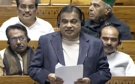 सड़क हादसों में मदद करने वालों को मिलेगा सम्मान और ₹25,000 इनाम — गडकरी की ‘राहवीर’ योजना