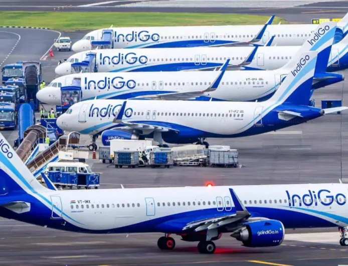 Indigo Crisis: एक दिन में 550 से ज्यादा Flights Cancelled, Airports पर हाहाकार— Government ने लगाई Indigo को फटकार