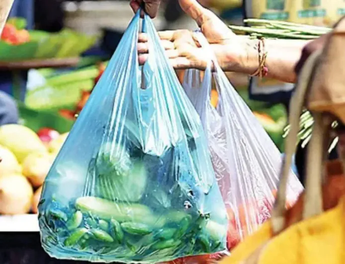 चंडीगढ़ मनीमाजरा में बड़ी कार्रवाई: प्रतिबंधित प्लास्टिक इस्तेमाल करने वाले 13 दुकानदारों के कटे चालान